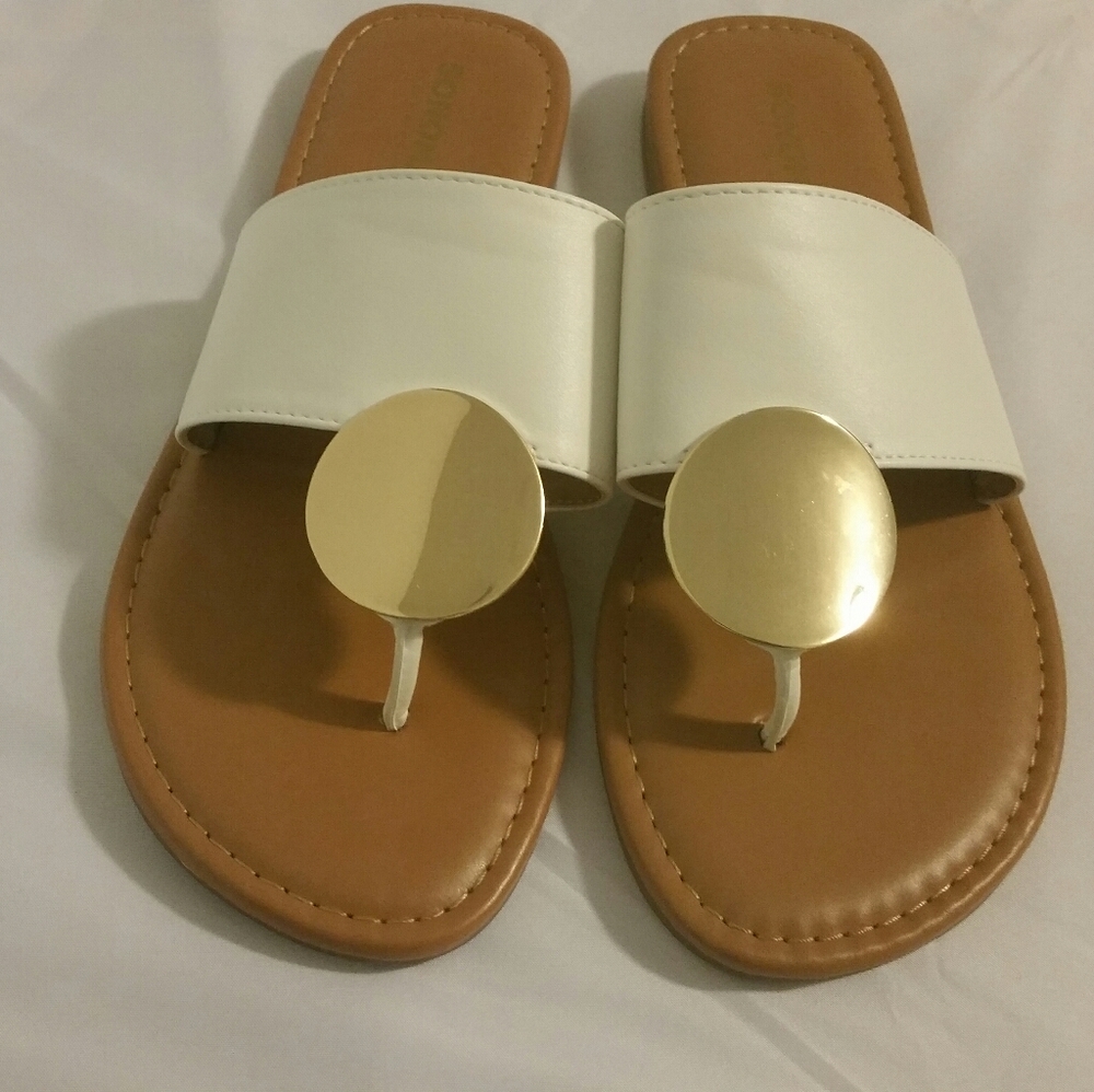 Trendy summer sandles ( never worn)